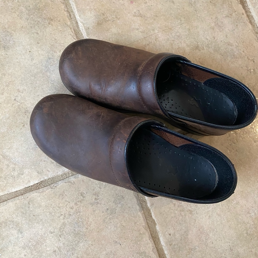 Dansko shoes size 39